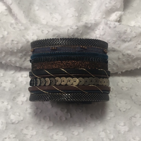 Cynthia Desser Wide Magnetic Closure Bracelet - Picture 11 of 12